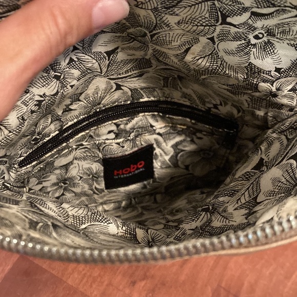 Grey HOBO Clutch - Picture 5 of 6